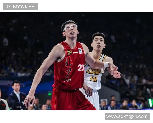 广厦主场红色海洋迎战CBA总决赛G5球迷热情高涨气氛火爆